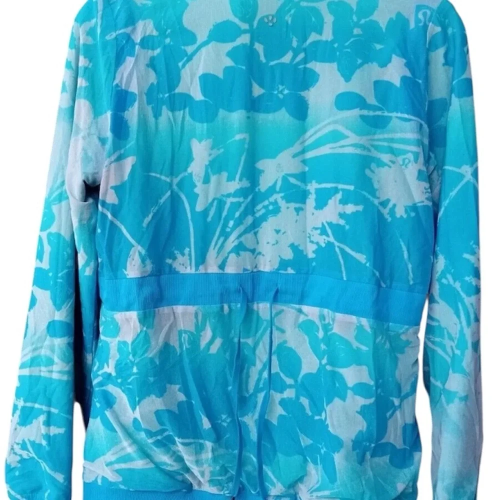 lululemon athletica four way